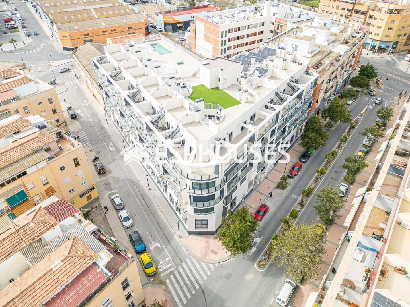 2 bedroom Apartment for sale in Alicante / Alacant city with pool garage - € 394,506 (Ref: 9677696)