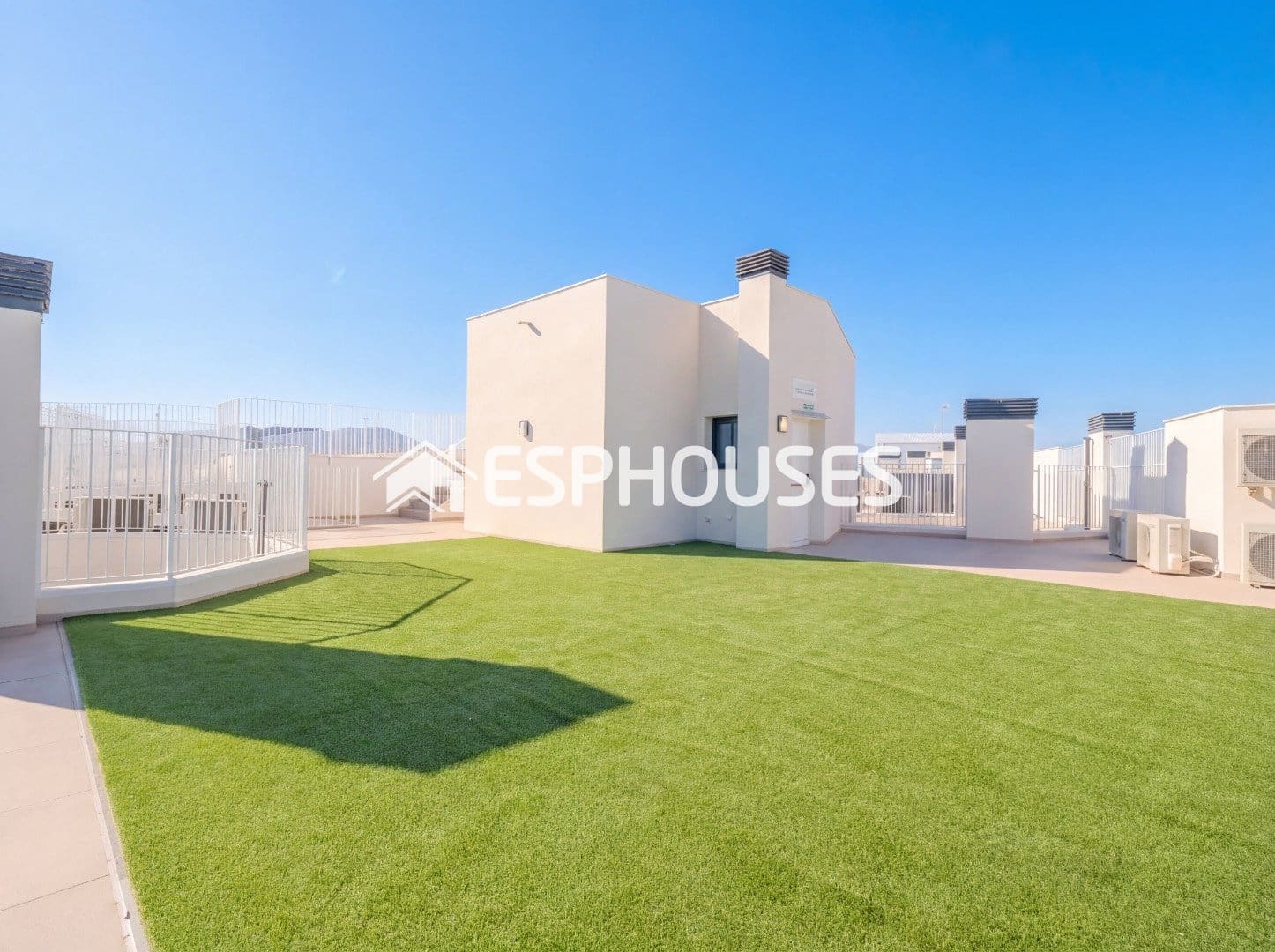 2 Zimmer Penthouse zu verkaufen in Alicante / Alacant Stadt mit Pool Garage - 394.506 € (Ref: 9677696)