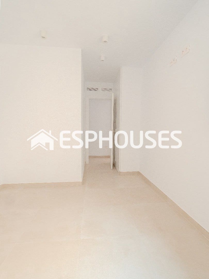 Apartamento de 2 habitaciones en Alicante / Alacant ciudad en venta con piscina garaje - 341.481 € (Ref: 9677697)