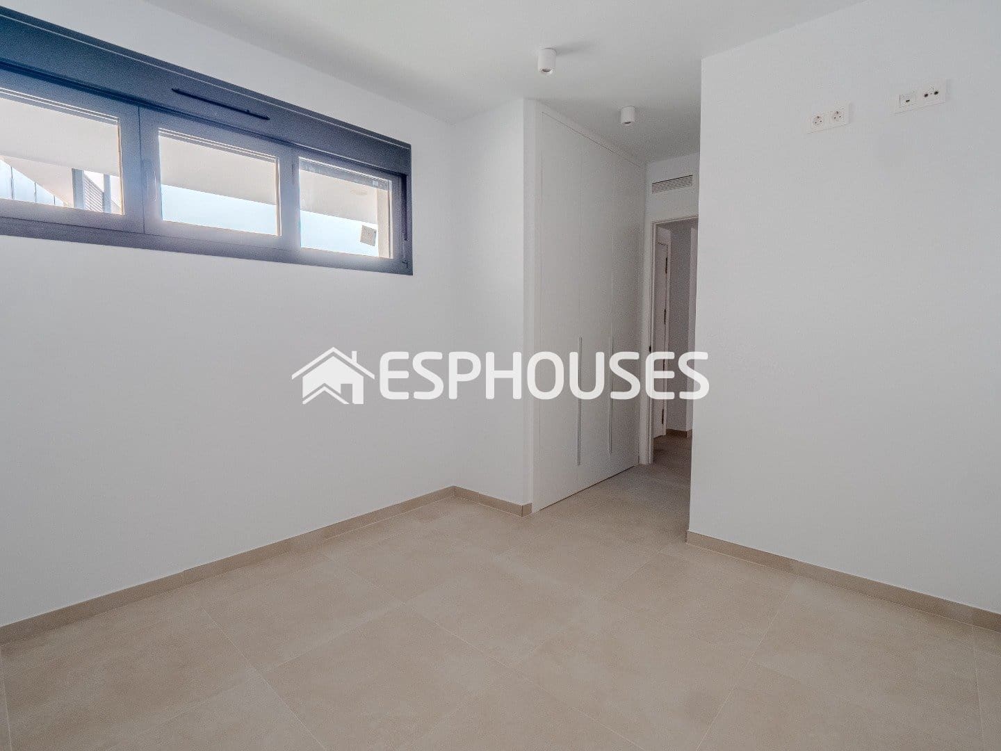 Apartamento de 2 habitaciones en Alicante / Alacant ciudad en venta con piscina garaje - 341.481 € (Ref: 9677697)