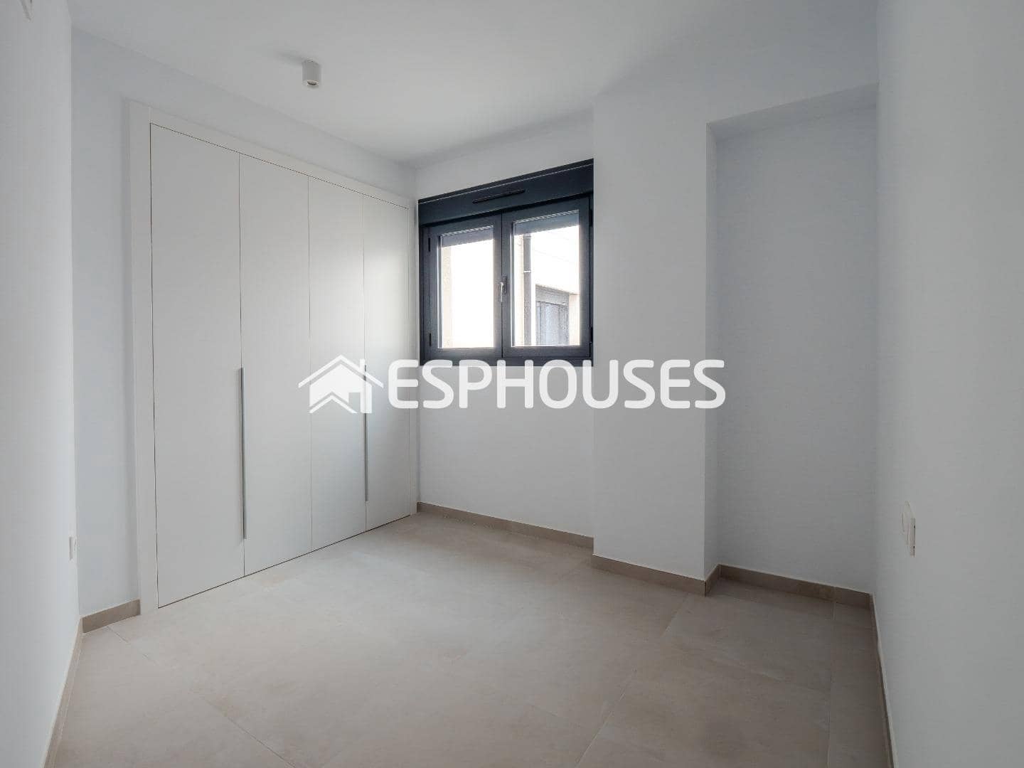 2 Zimmer Apartment zu verkaufen in Alicante / Alacant Stadt mit Pool Garage - 277.851 € (Ref: 9677698)