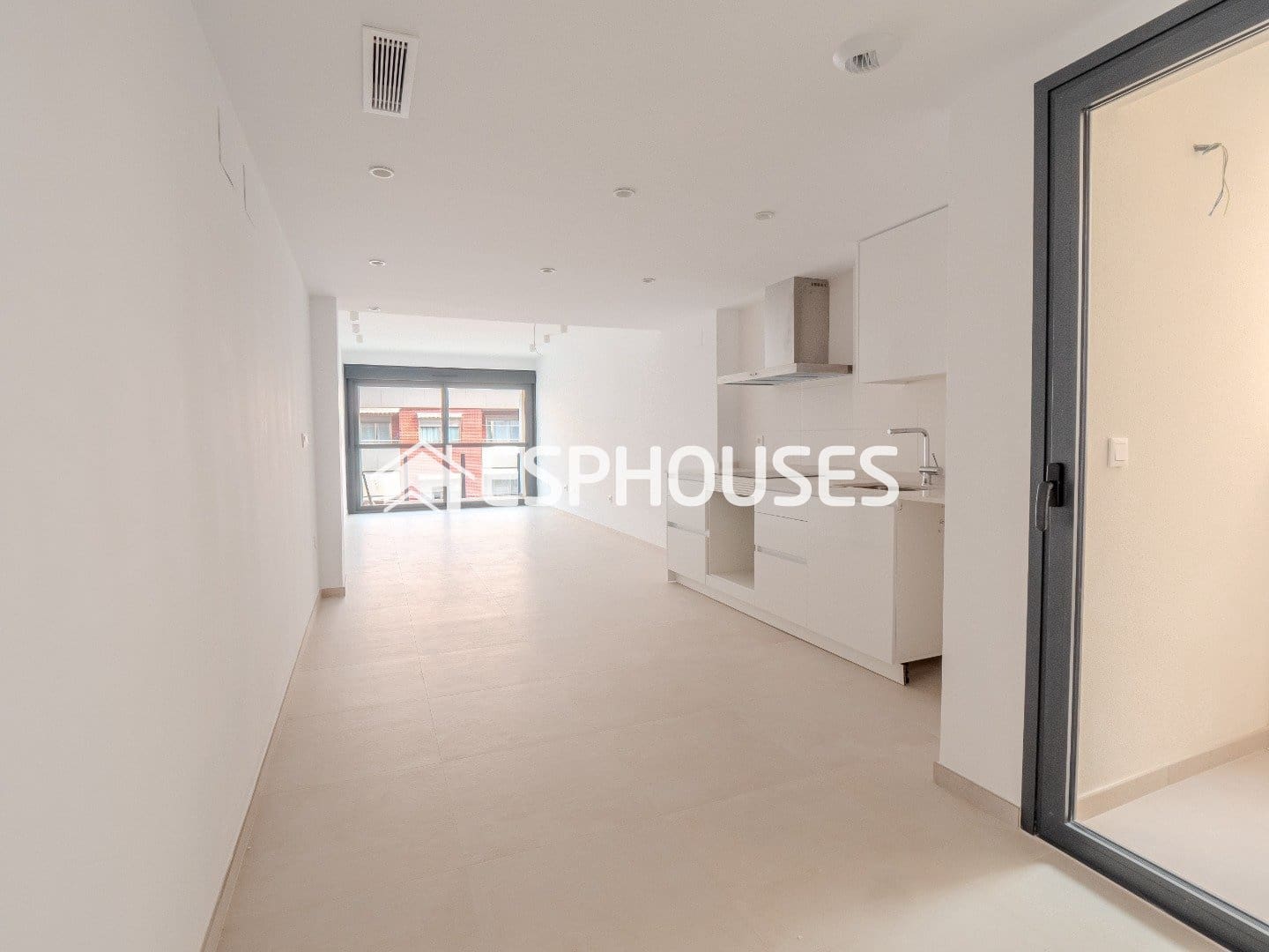 Apartamento de 2 habitaciones en Alicante / Alacant ciudad en venta con piscina garaje - 319.211 € (Ref: 9677699)