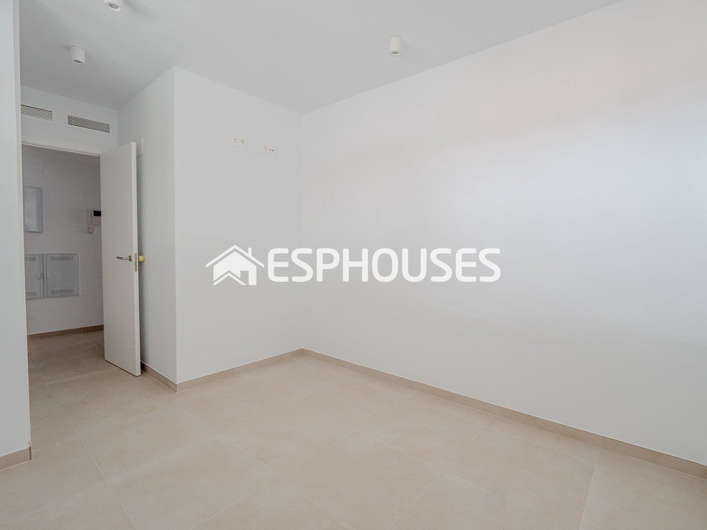 Apartamento de 2 habitaciones en Alicante / Alacant ciudad en venta con piscina garaje - 319.211 € (Ref: 9677699)