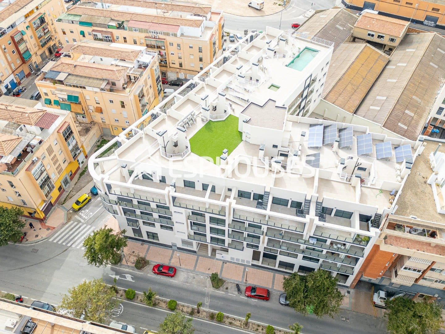 Apartamento de 2 habitaciones en Alicante / Alacant ciudad en venta con piscina garaje - 319.211 € (Ref: 9677699)
