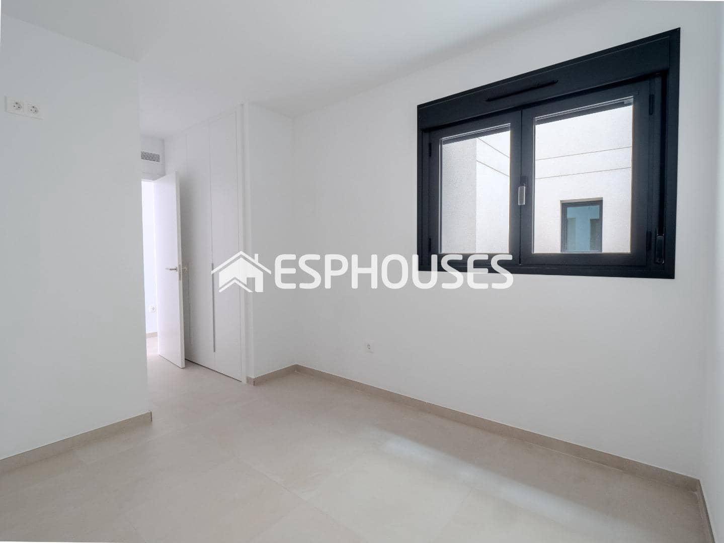 3 Zimmer Apartment zu verkaufen in Alicante / Alacant Stadt mit Pool - 295.000 € (Ref: 9677700)