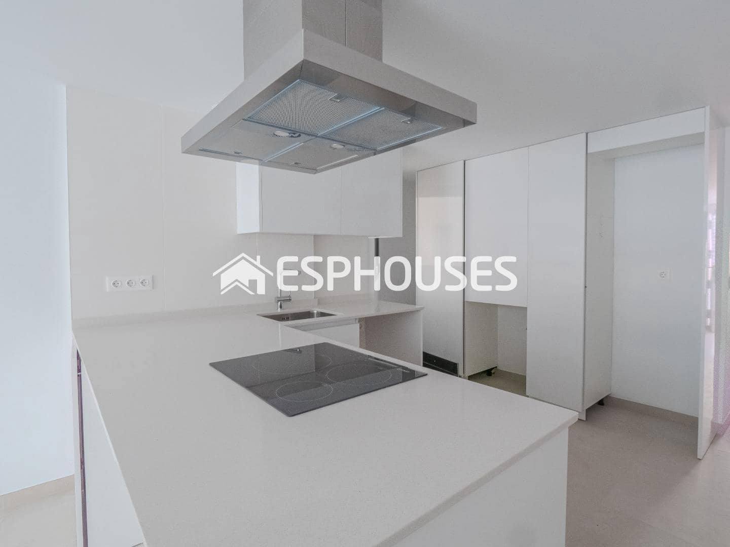 3 Zimmer Apartment zu verkaufen in Alicante / Alacant Stadt mit Pool - 295.000 € (Ref: 9677700)