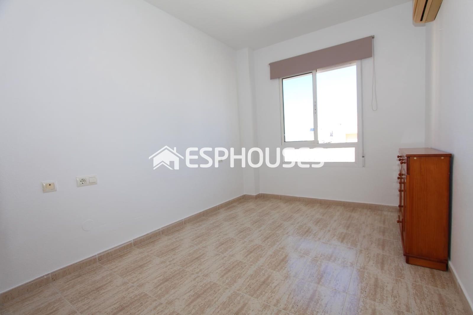 2 bedroom Apartment for sale in Guardamar del Segura with pool - € 149,990 (Ref: 9699112)