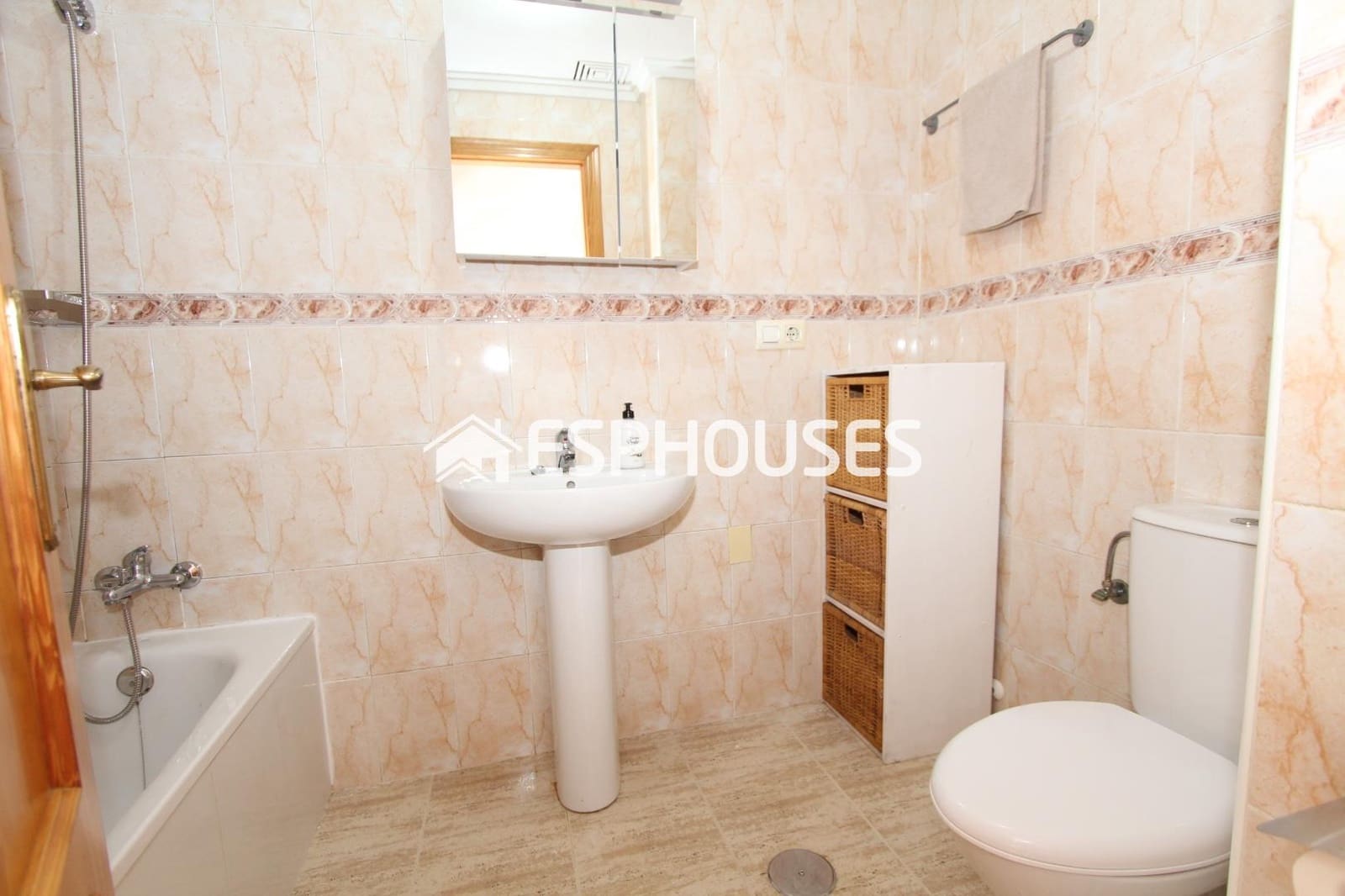 2 bedroom Apartment for sale in Guardamar del Segura with pool - € 149,990 (Ref: 9699112)