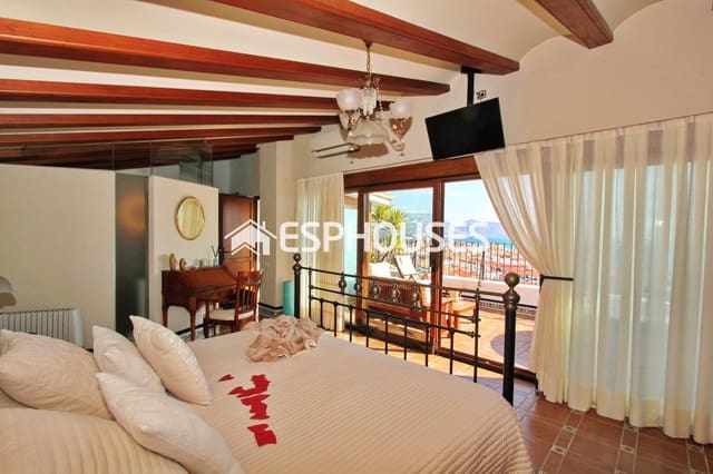 3 bedroom Villa for sale in Altea - € 1,300,000 (Ref: 9720282)