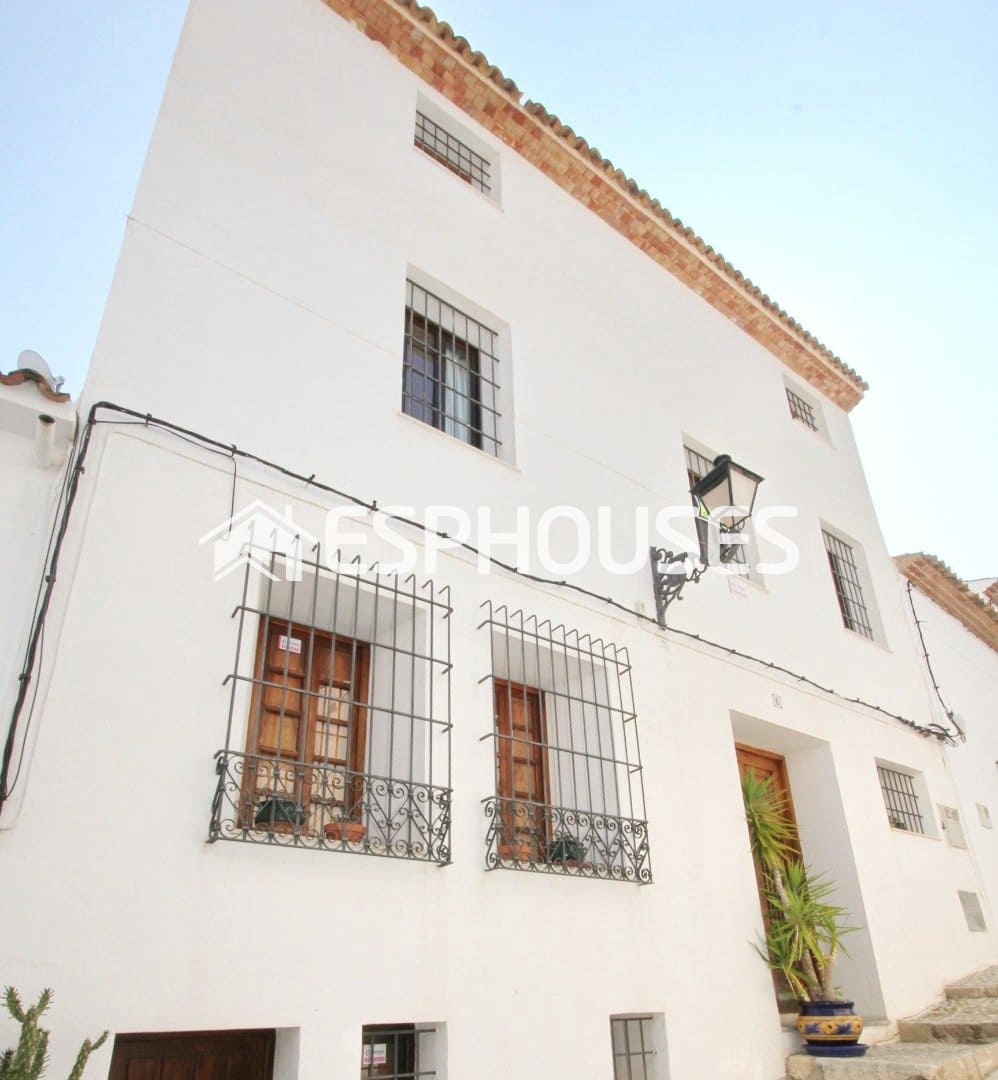 3 bedroom Townhouse for sale in Altea - € 1,300,000 (Ref: 9720282)