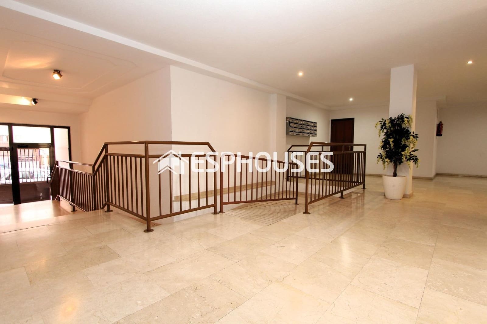 Apartamento de 2 habitaciones en Guardamar del Segura en venta - 179.990 € (Ref: 9720283)