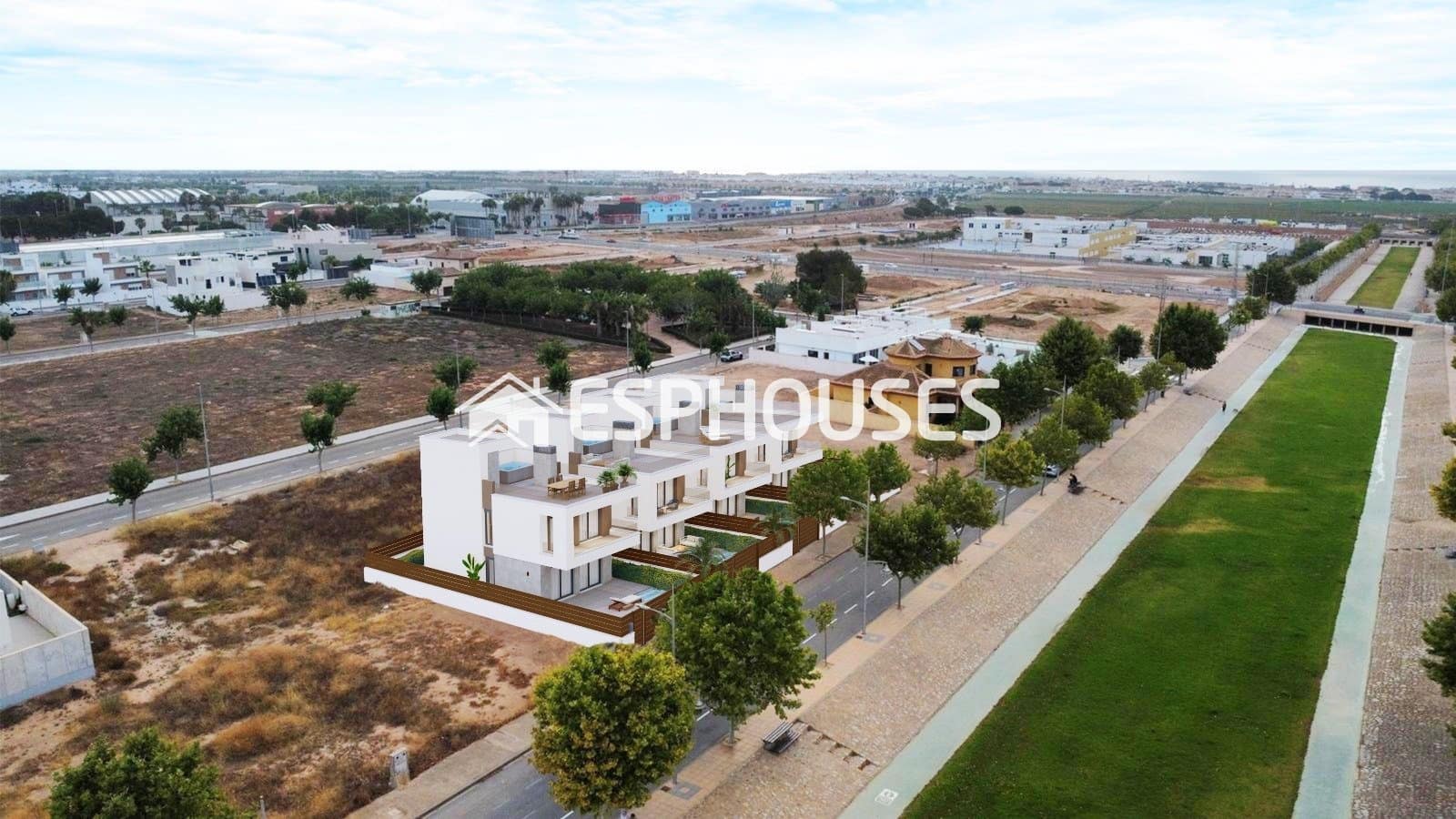 Chalet de 3 habitaciones en Pilar de la Horadada en venta con piscina garaje - 550.000 € (Ref: 9720290)