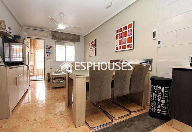 2 chambre Appartement à vendre à El Chaparral - La Siesta - La Torreta, Torrevieja avec piscine - 145 000 € (Ref: 9735849)