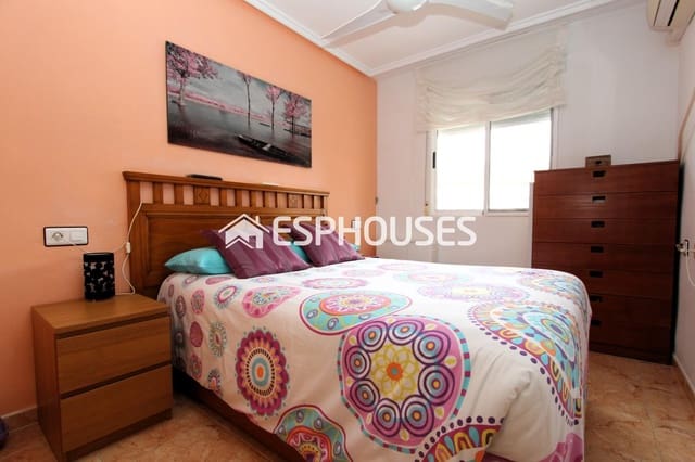 2 chambre Appartement à vendre à El Chaparral - La Siesta - La Torreta, Torrevieja avec piscine - 145 000 € (Ref: 9735849)