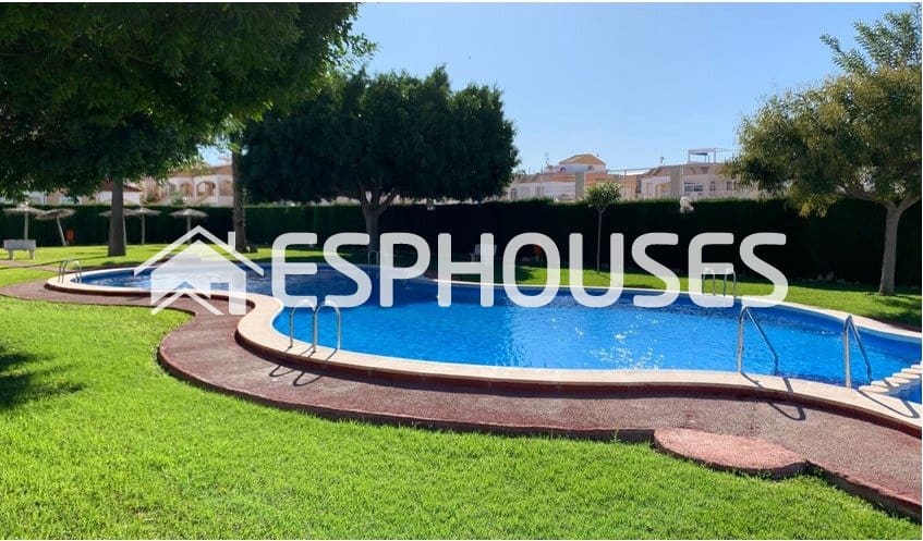 2 camera da letto Attico in vendita in Torrevieja con piscina - 145.000 € (Rif: 9735849)