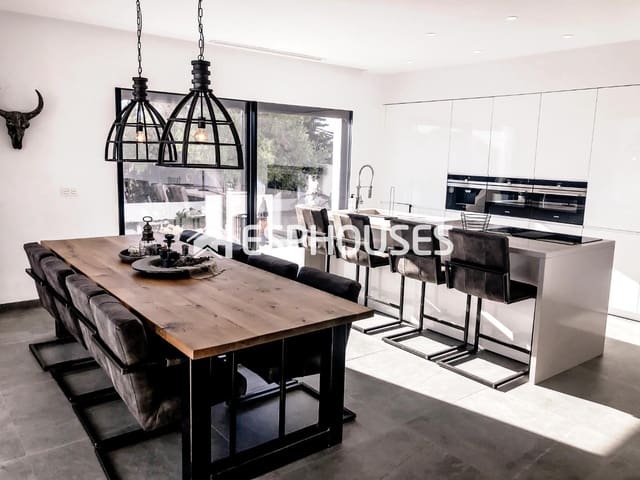 6 bedroom Villa for sale in Ciudad Quesada, Rojales with pool garage - € 2,300,000 (Ref: 9735850)