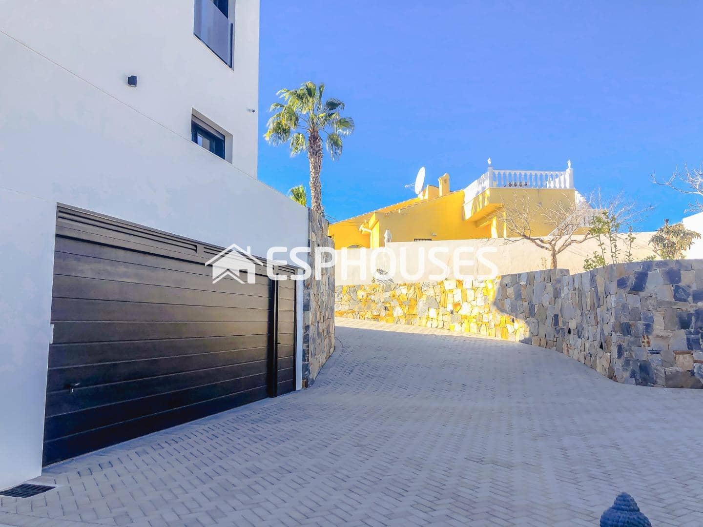 6 bedroom Villa for sale in Rojales with pool garage - € 2,300,000 (Ref: 9735850)