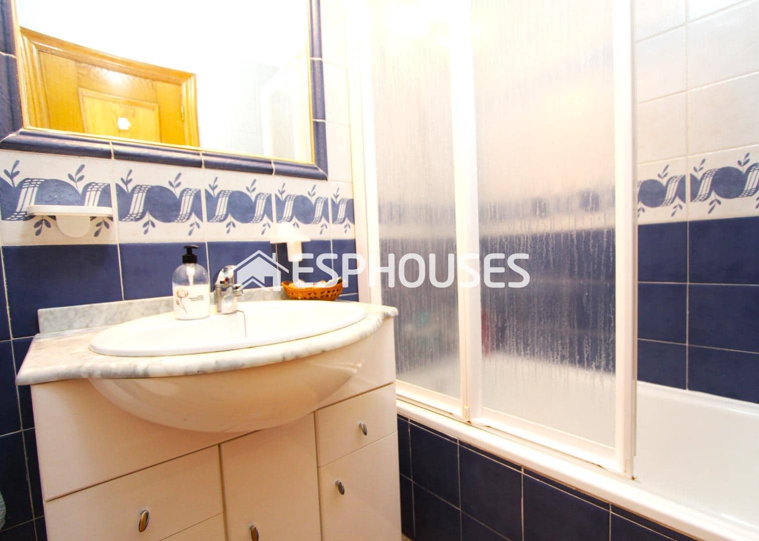 2 quarto Bungalow para venda em Guardamar del Segura com piscina - 155 000 € (Ref: 9735851)