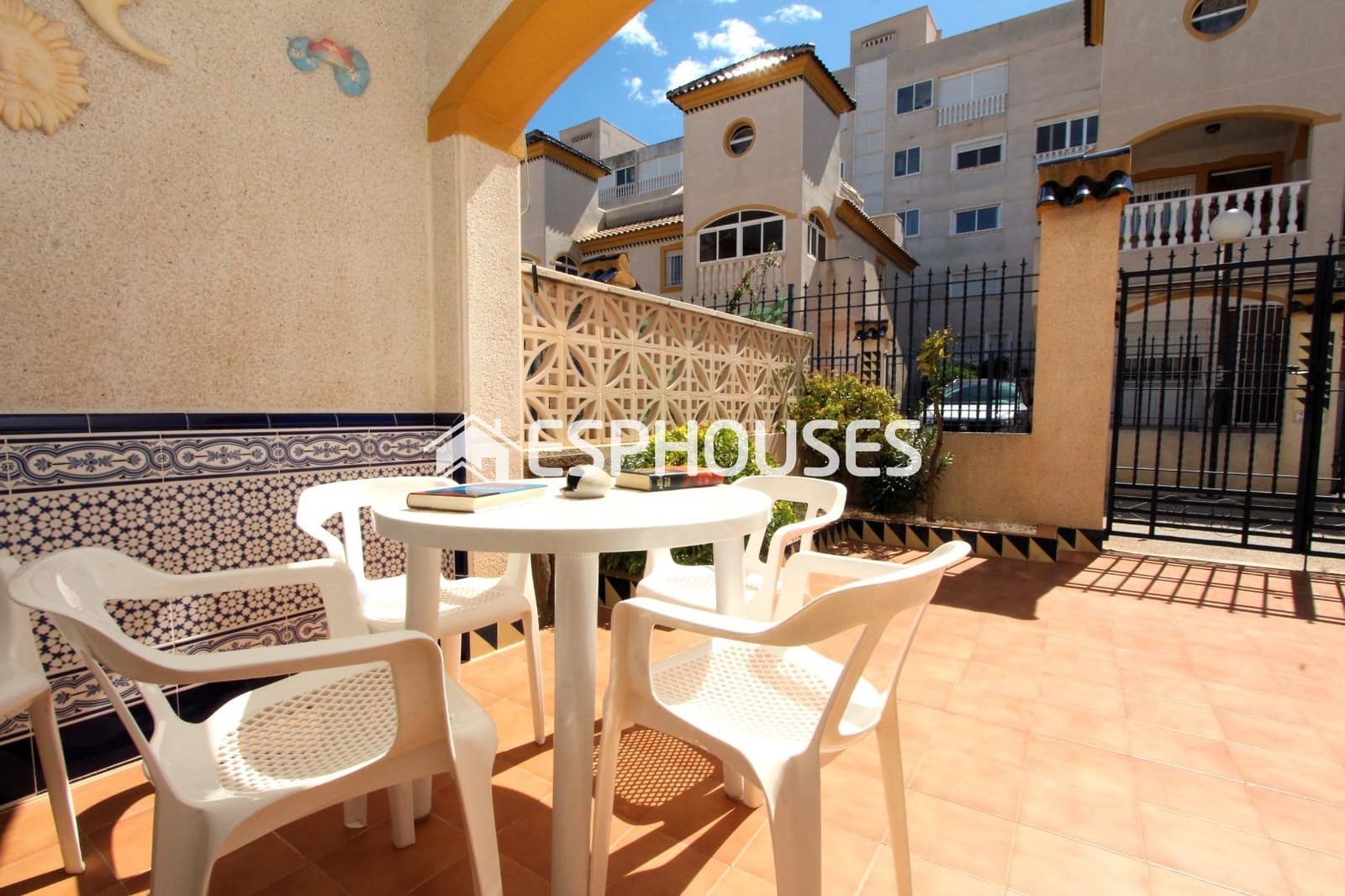 2 quarto Bungalow para venda em Guardamar del Segura com piscina - 155 000 € (Ref: 9735851)