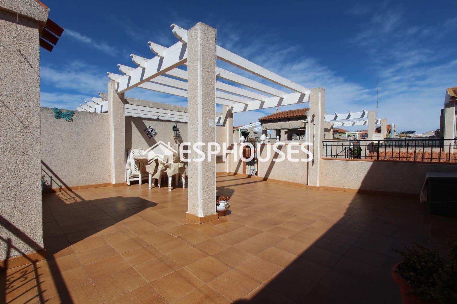 2 bedroom Apartment for sale in Guardamar del Segura with pool - € 149,000 (Ref: 9744197)