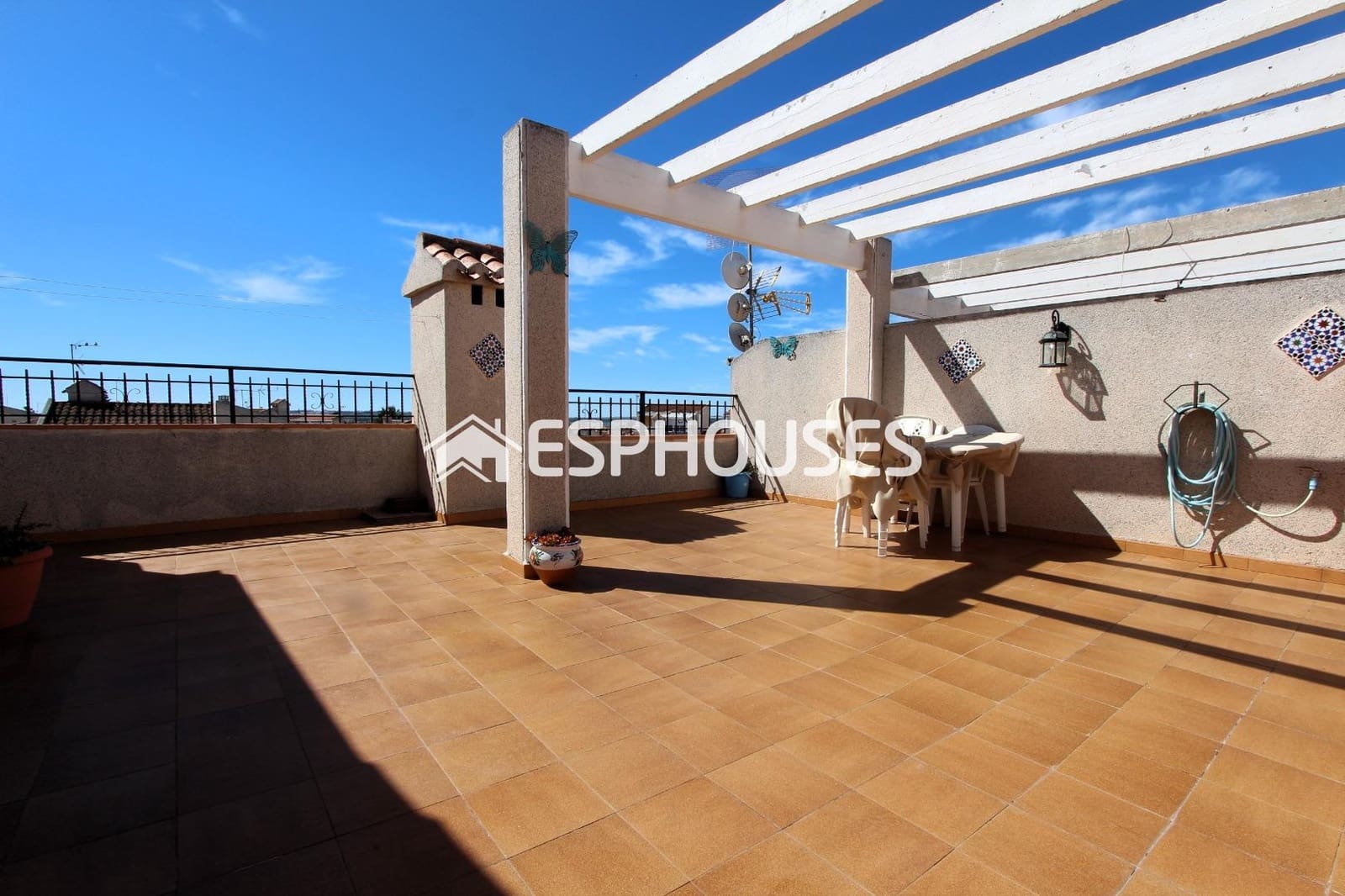 2 bedroom Apartment for sale in Guardamar del Segura with pool - € 149,000 (Ref: 9744197)