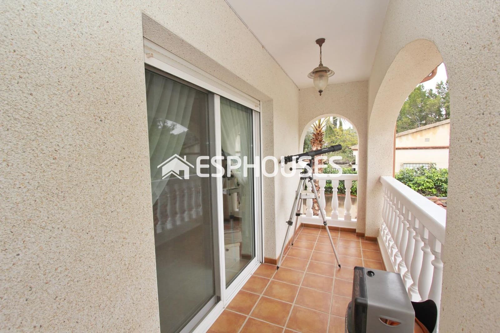 4 soverom Villa til salgs i Busot med svømmebasseng garasje - € 595 000 (Ref: 9756651)