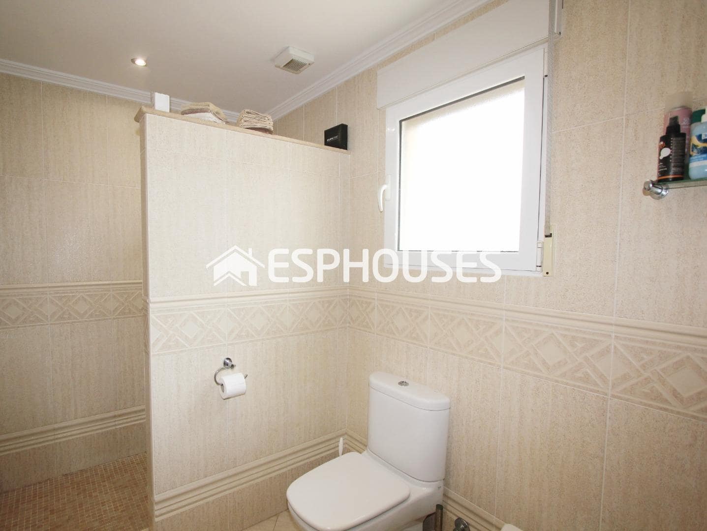 4 soverom Villa til salgs i Busot med svømmebasseng garasje - € 595 000 (Ref: 9756651)