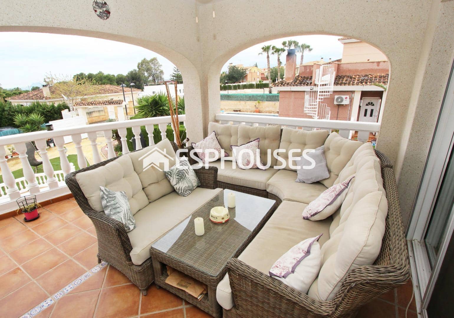 4 soverom Villa til salgs i Busot med svømmebasseng garasje - € 595 000 (Ref: 9756651)