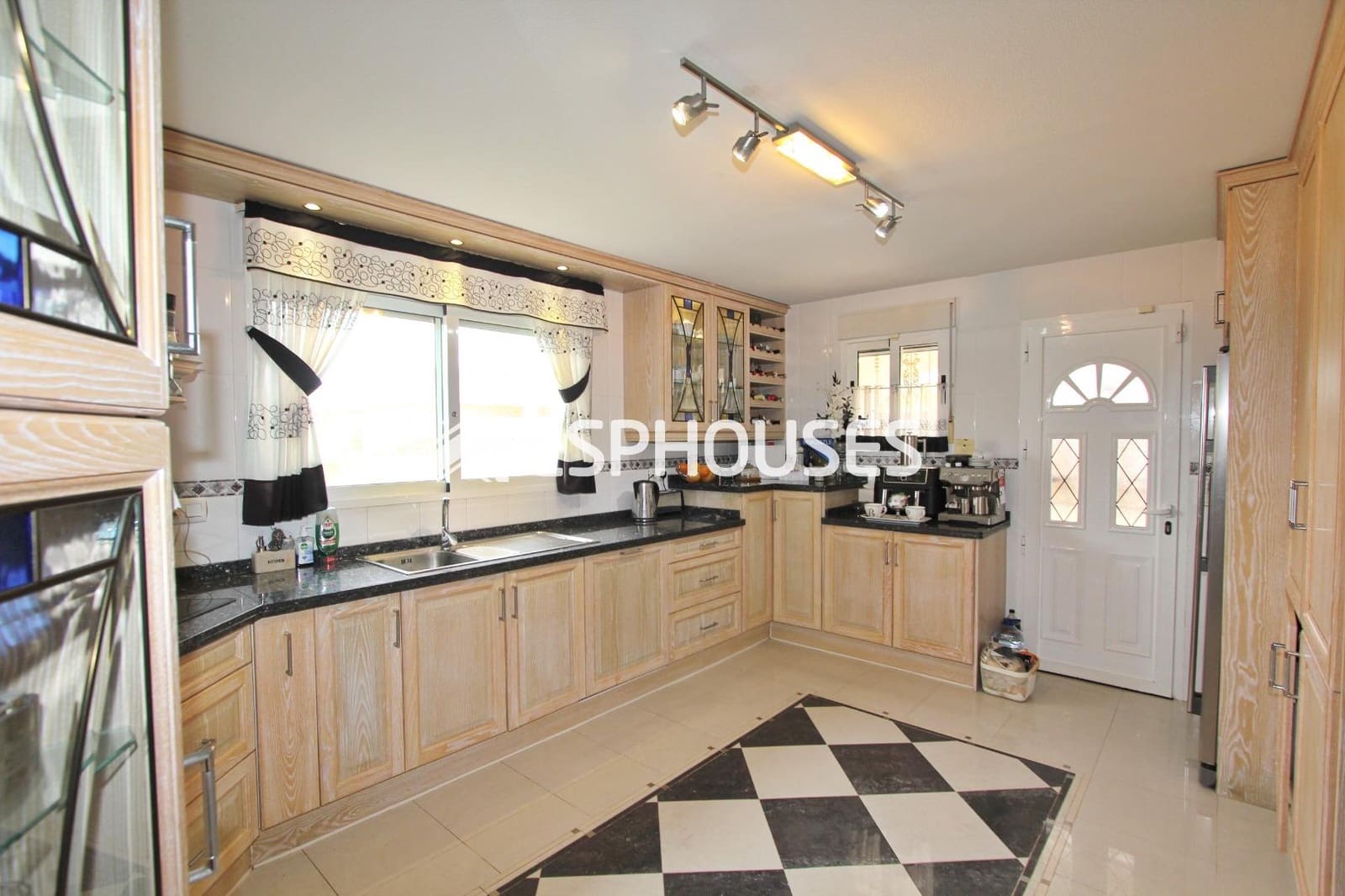 4 soverom Villa til salgs i Busot med svømmebasseng garasje - € 595 000 (Ref: 9756651)