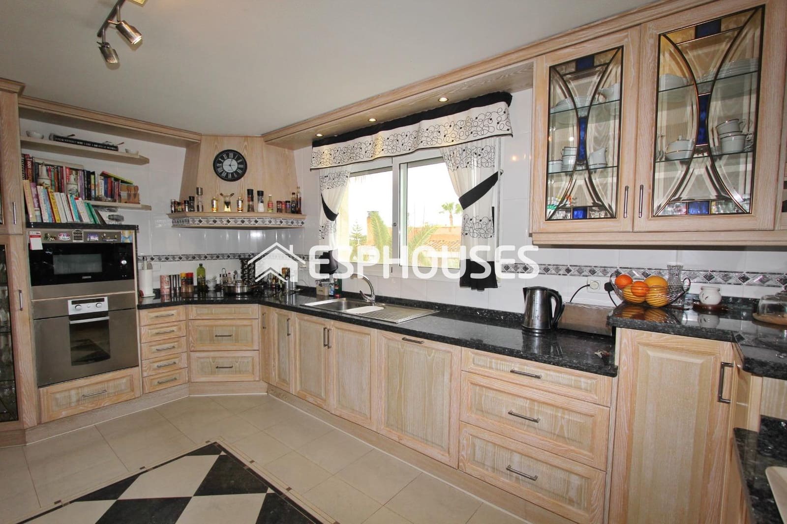 4 soverom Villa til salgs i Busot med svømmebasseng garasje - € 595 000 (Ref: 9756651)