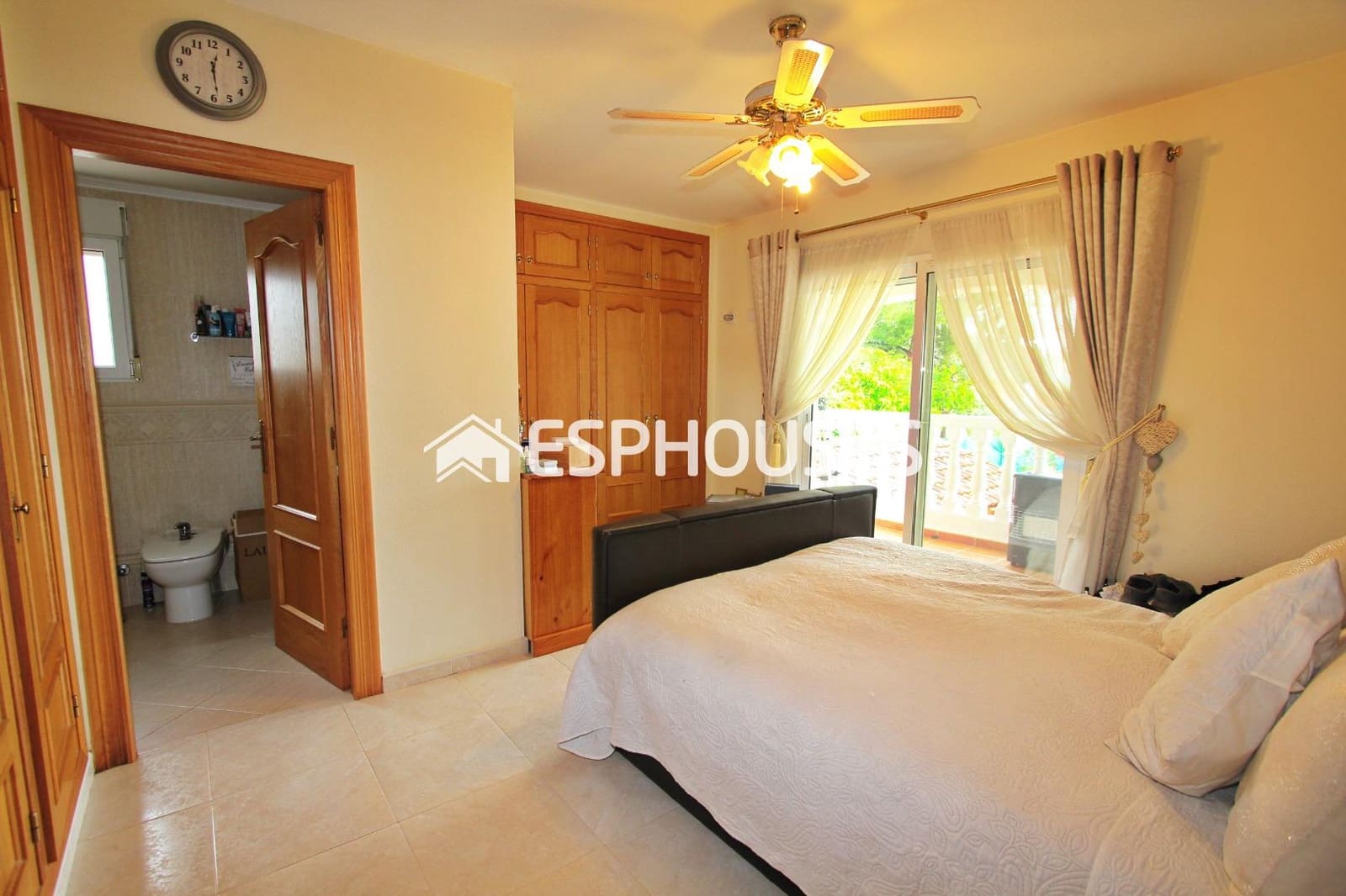 4 soverom Villa til salgs i Busot med svømmebasseng garasje - € 595 000 (Ref: 9756651)