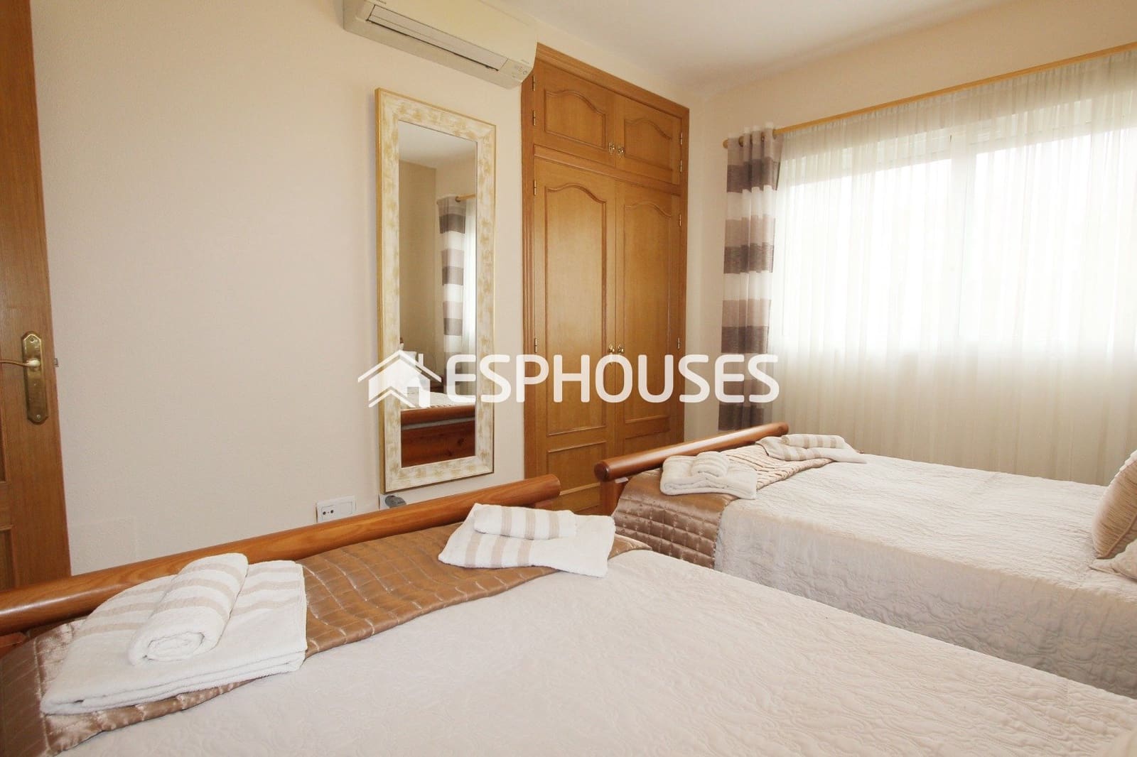 4 sypialnia Willa na sprzedaż w Busot z basenem garażem - 575 000 € (Ref: 9756651)