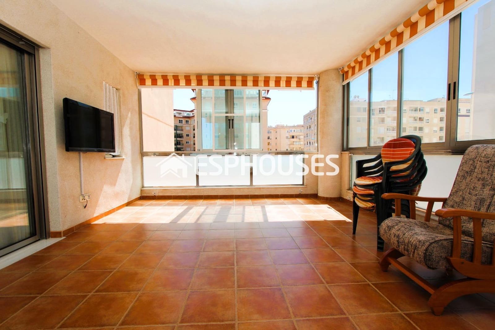 2 chambre Appartement à vendre à Guardamar del Segura avec piscine garage - 199 000 € (Ref: 9756652)