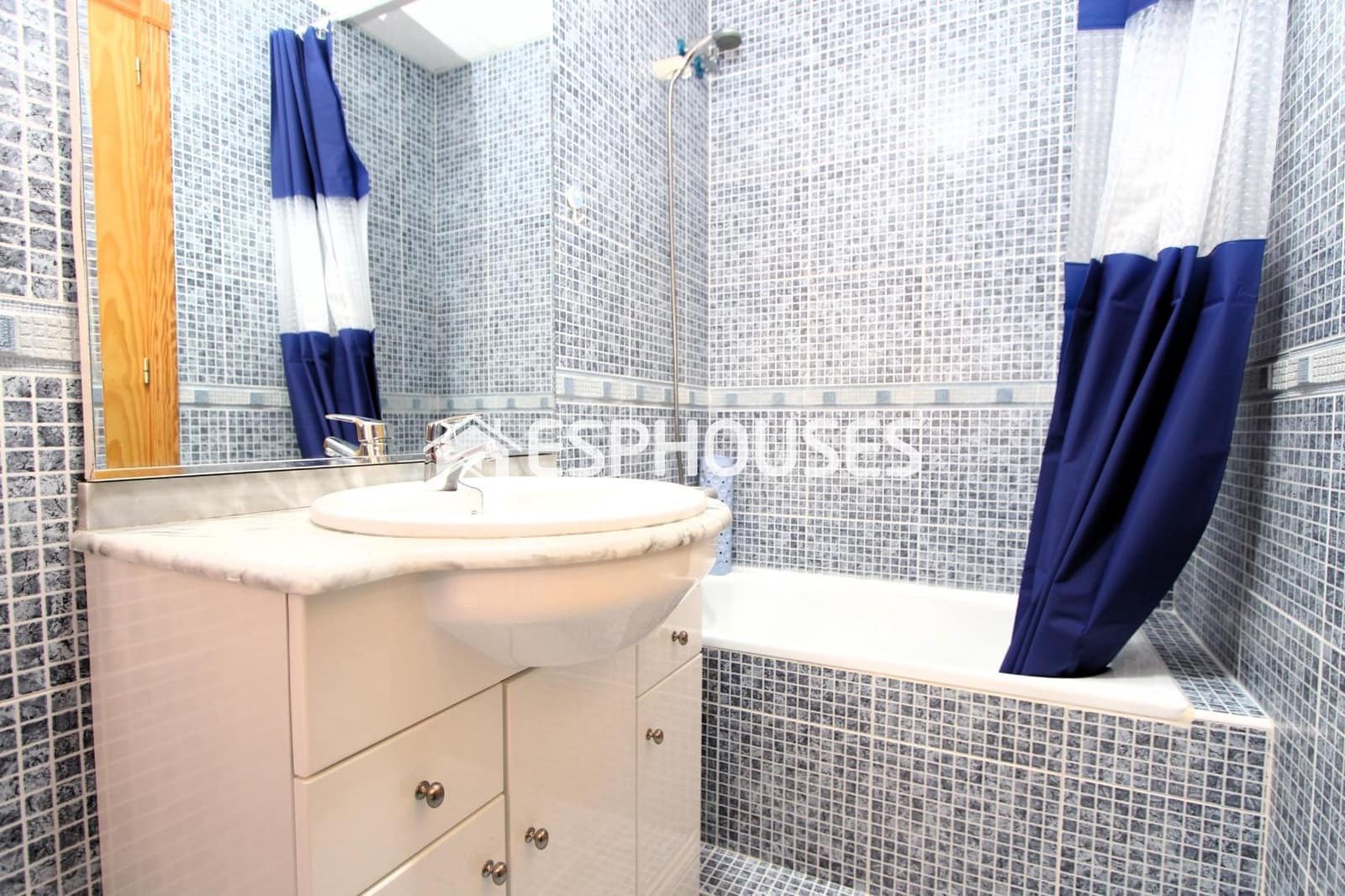 2 chambre Appartement à vendre à Guardamar del Segura avec piscine garage - 199 000 € (Ref: 9756652)