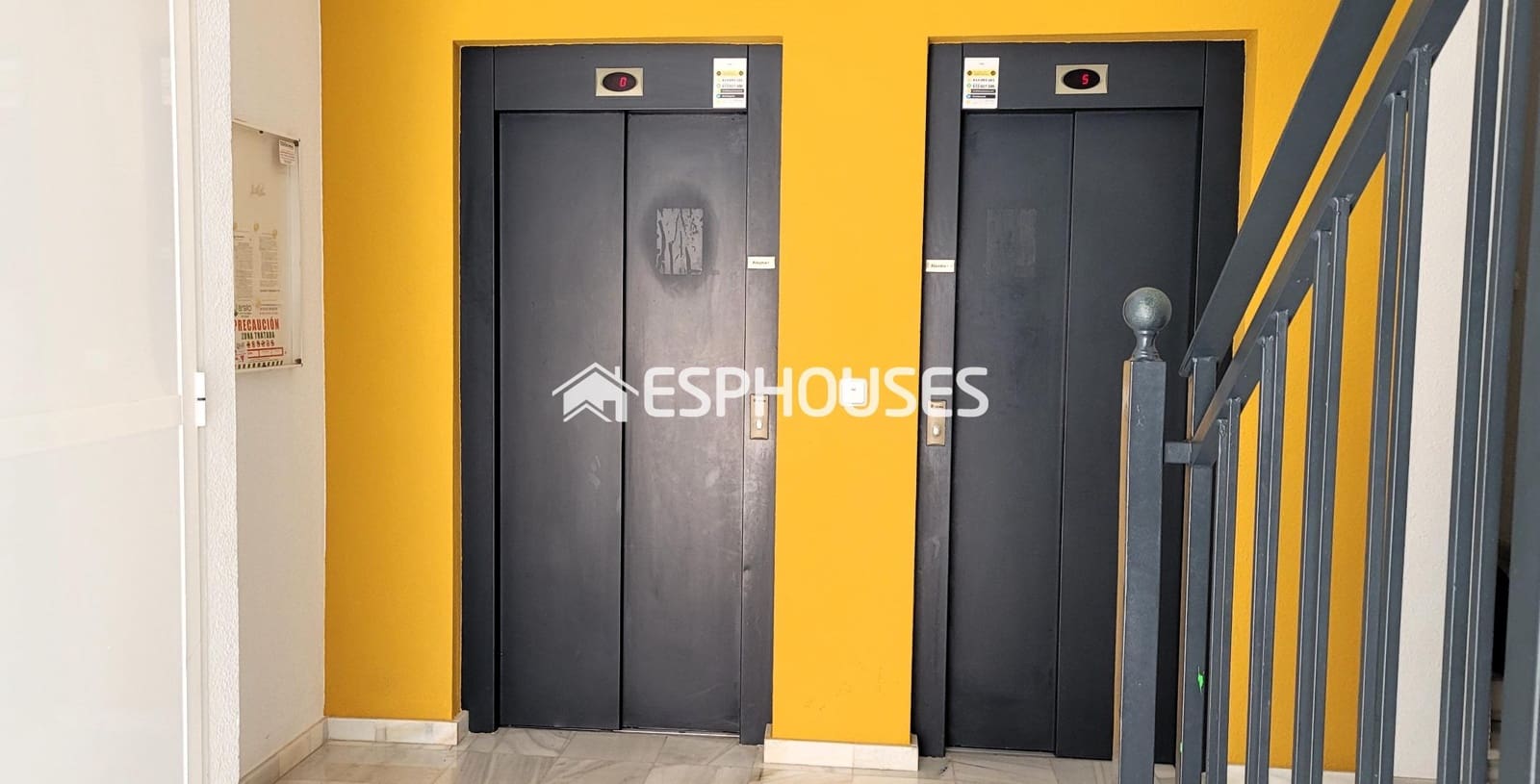 2 chambre Appartement à vendre à Guardamar del Segura avec piscine garage - 199 000 € (Ref: 9756652)