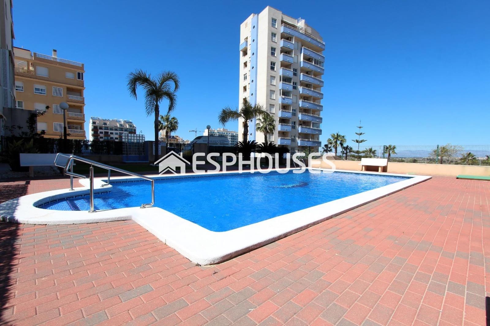 2 chambre Appartement à vendre à Guardamar del Segura avec piscine garage - 199 000 € (Ref: 9756652)