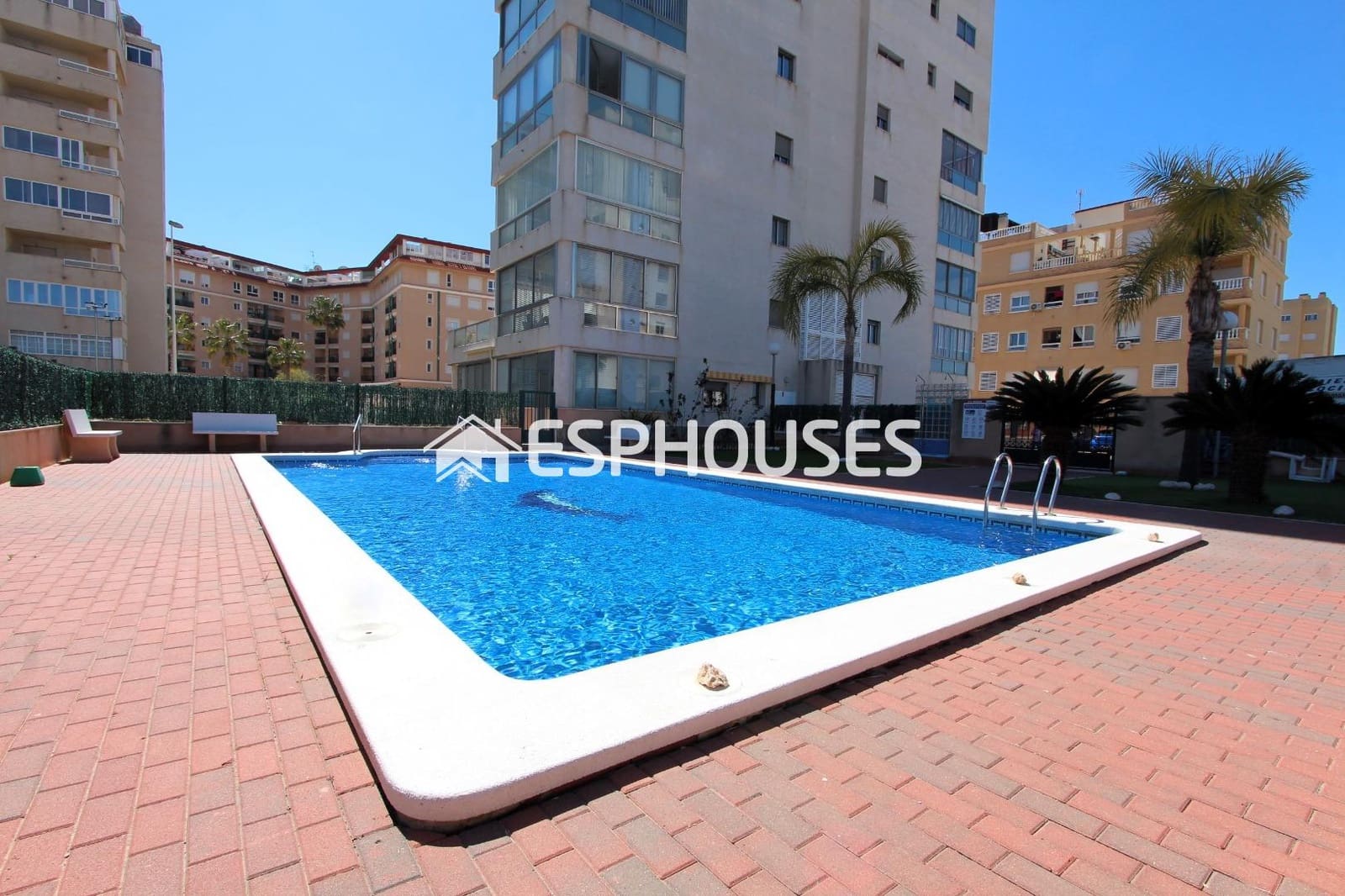 2 chambre Appartement à vendre à Guardamar del Segura avec piscine garage - 199 000 € (Ref: 9756652)