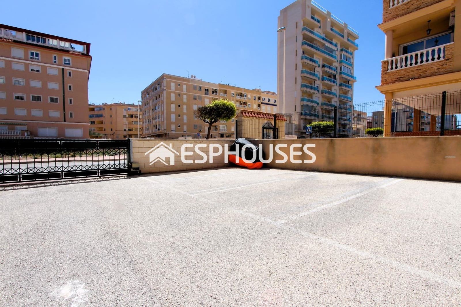 2 chambre Appartement à vendre à Guardamar del Segura avec piscine garage - 199 000 € (Ref: 9756652)