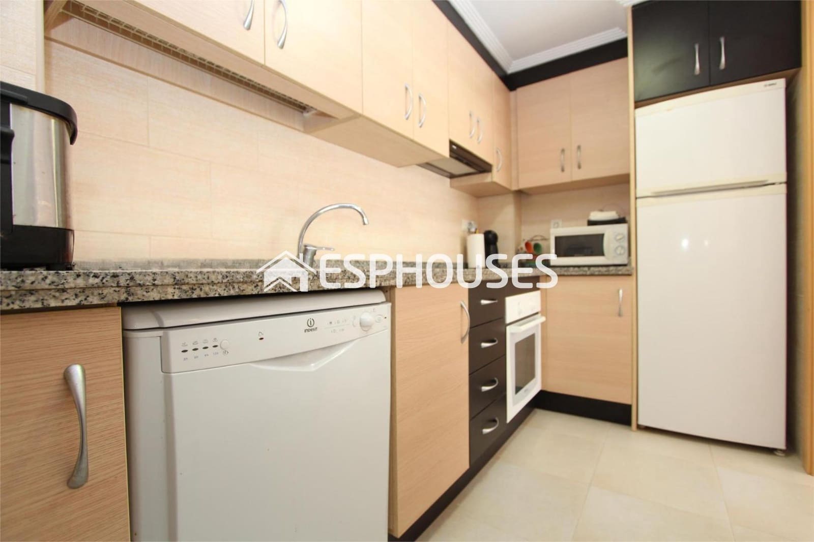 2 chambre Appartement à vendre à Guardamar del Segura avec piscine garage - 179 900 € (Ref: 9756653)