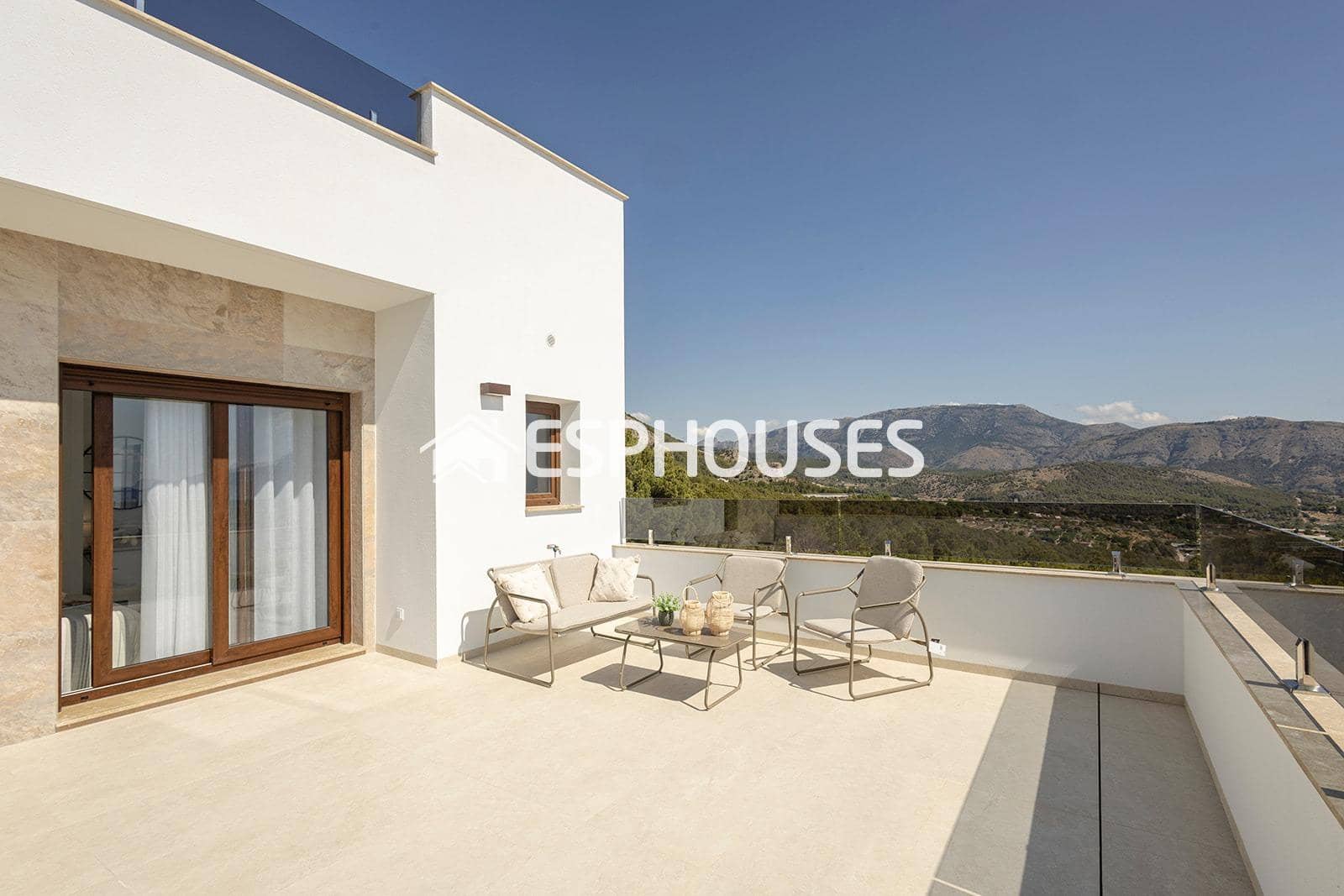 3 bedroom Villa for sale in Polop with pool garage - € 639,000 (Ref: 9783381)