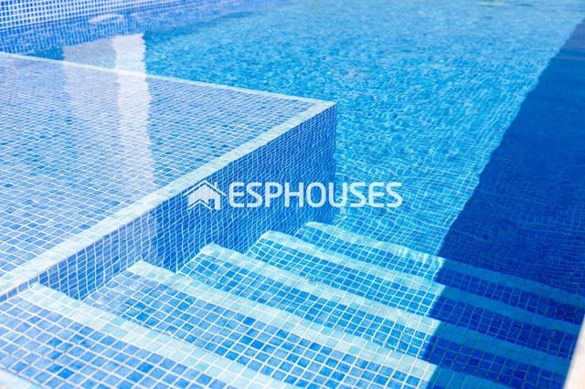 3 Zimmer Villa zu verkaufen in Polop mit Pool Garage - 639.000 € (Ref: 9783381)