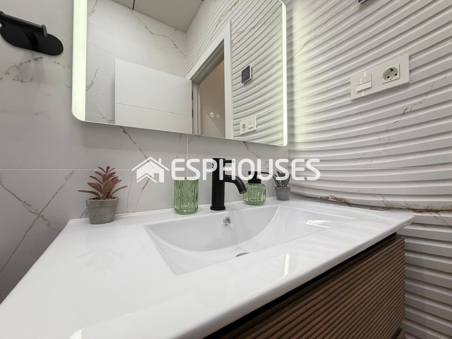 2 Zimmer Apartment zu verkaufen in Torrevieja - 155.000 € (Ref: 9783387)