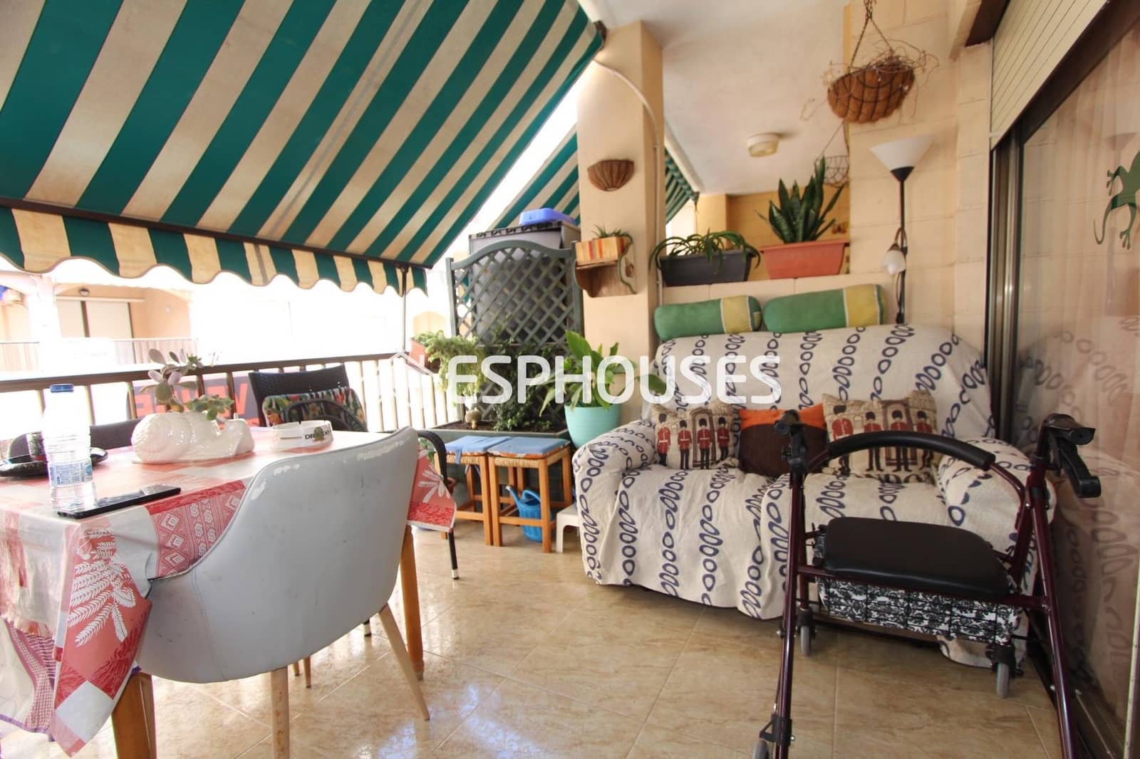 Apartamento de 2 habitaciones en Guardamar del Segura en venta con garaje - 245.000 € (Ref: 9802696)