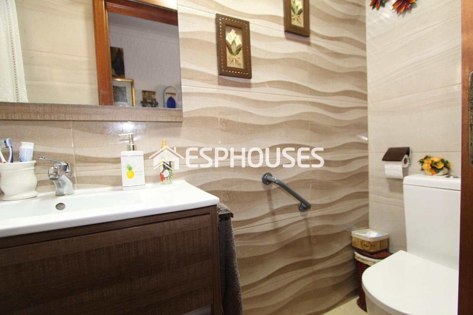 Apartamento de 2 habitaciones en Guardamar del Segura en venta con garaje - 245.000 € (Ref: 9802696)