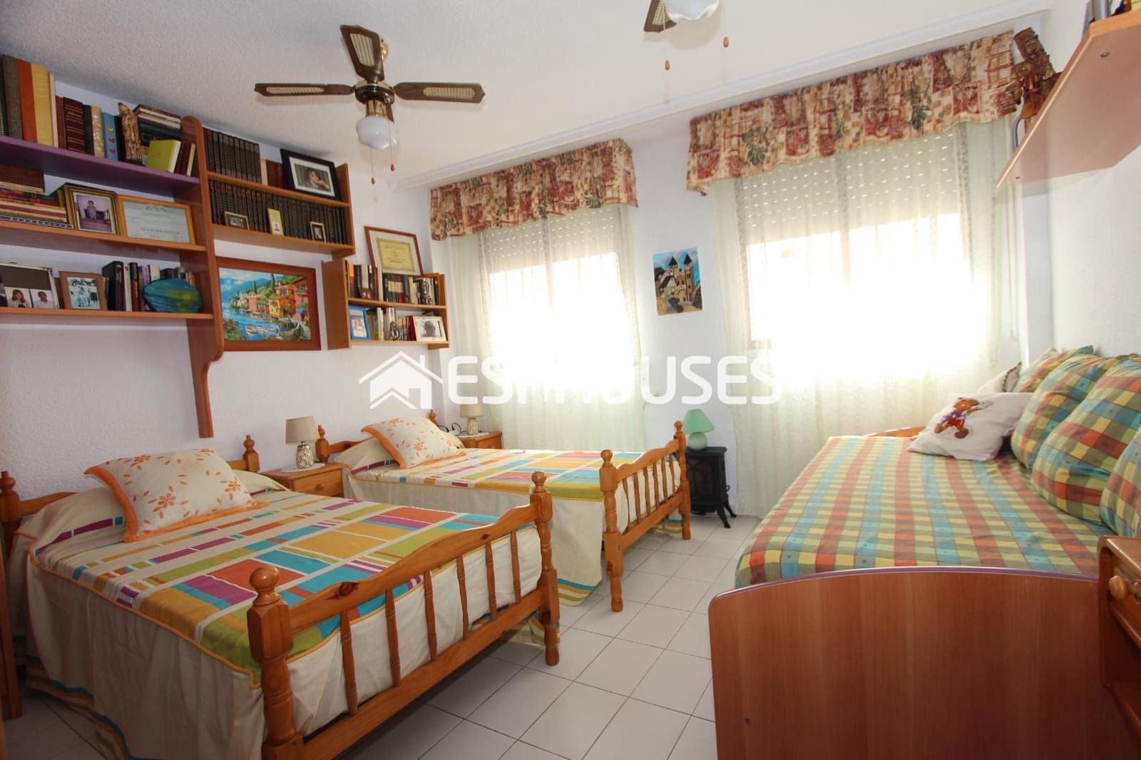 Apartamento de 2 habitaciones en Guardamar del Segura en venta con garaje - 245.000 € (Ref: 9802696)