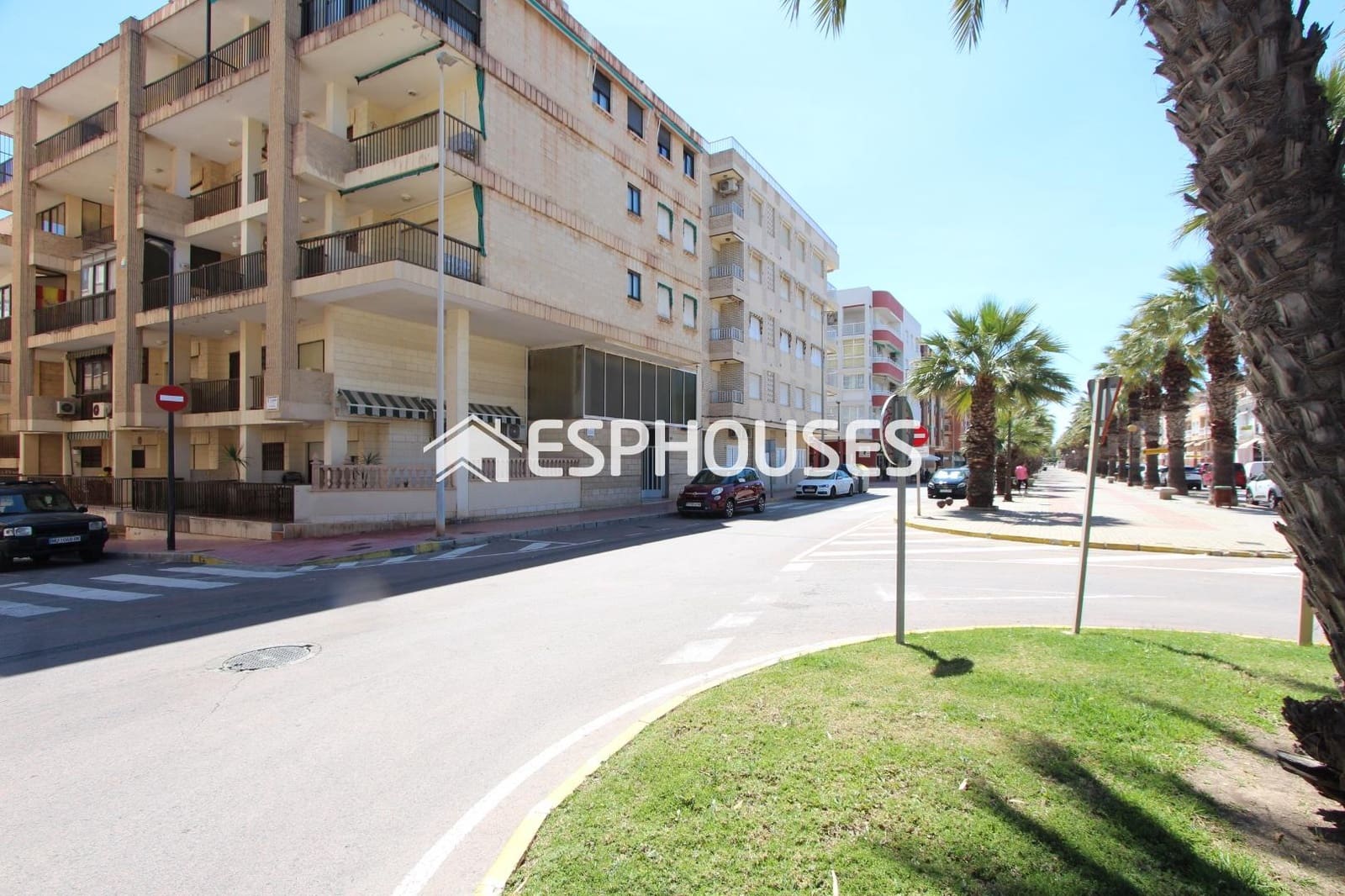 Apartamento de 2 habitaciones en Guardamar del Segura en venta con garaje - 245.000 € (Ref: 9802696)