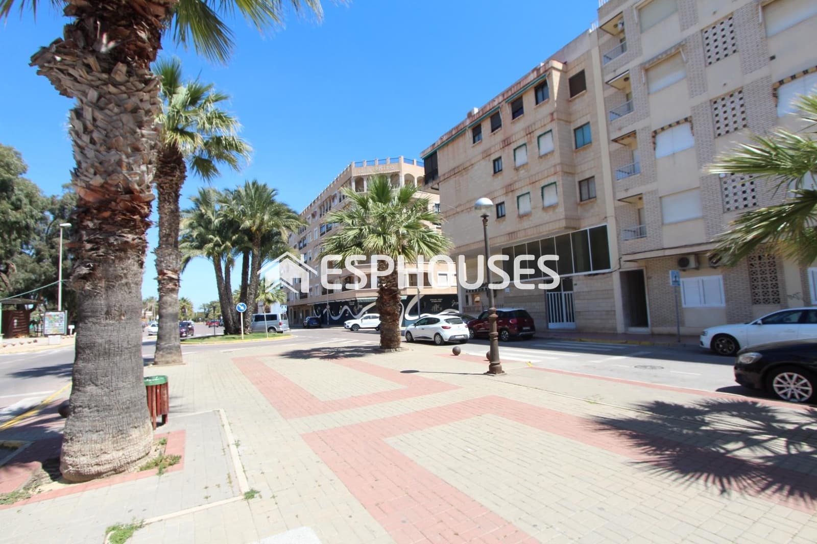 Apartamento de 2 habitaciones en Guardamar del Segura en venta con garaje - 245.000 € (Ref: 9802696)