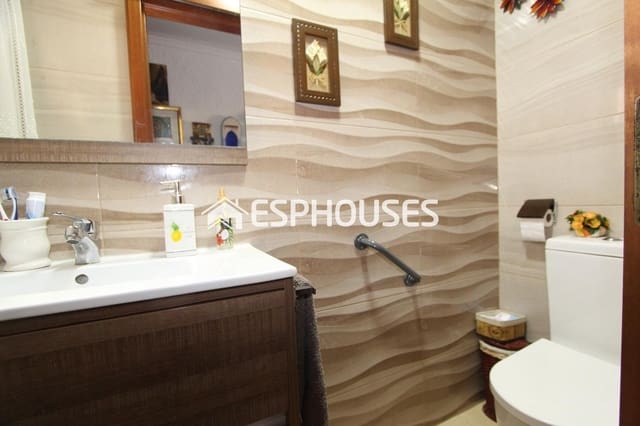 Apartamento de 2 habitaciones en Guardamar Playa, Guardamar del Segura en venta con garaje - 245.000 € (Ref: 9802696)