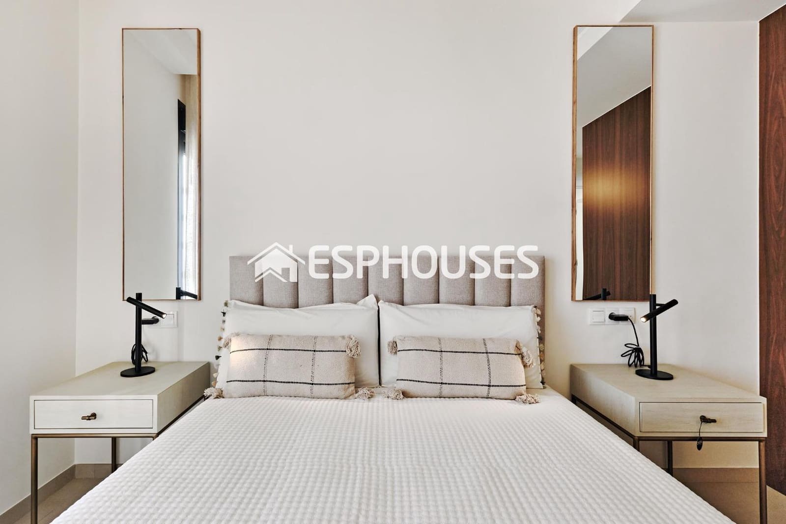 2 makuuhuone Bungalow myytävänä paikassa Torrevieja mukana uima-altaan 
autotalli - 380 000 € (Ref: 9812360)