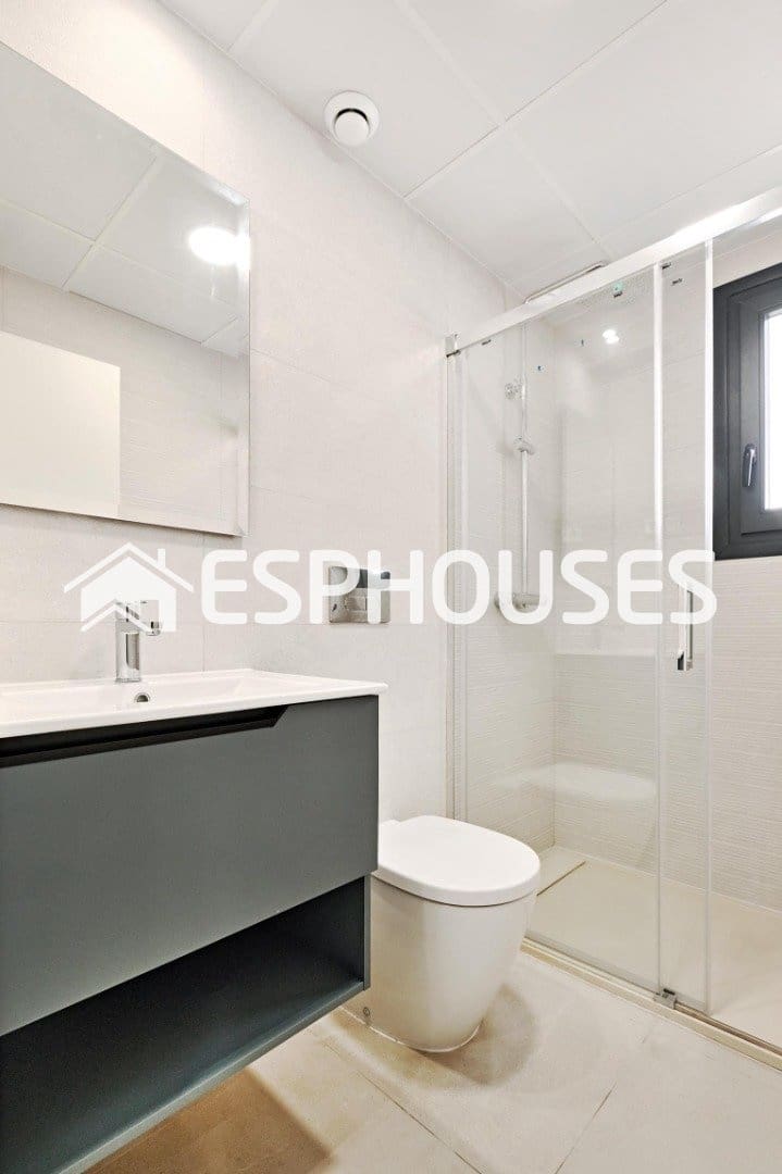2 soverom Bungalow til salgs i Torrevieja med svømmebasseng garasje - € 380 000 (Ref: 9812360)